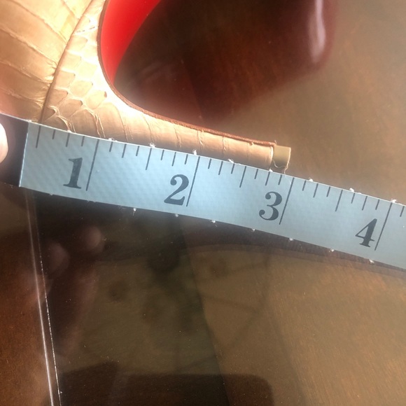 Comfy beautiful heels - Picture 8 of 8